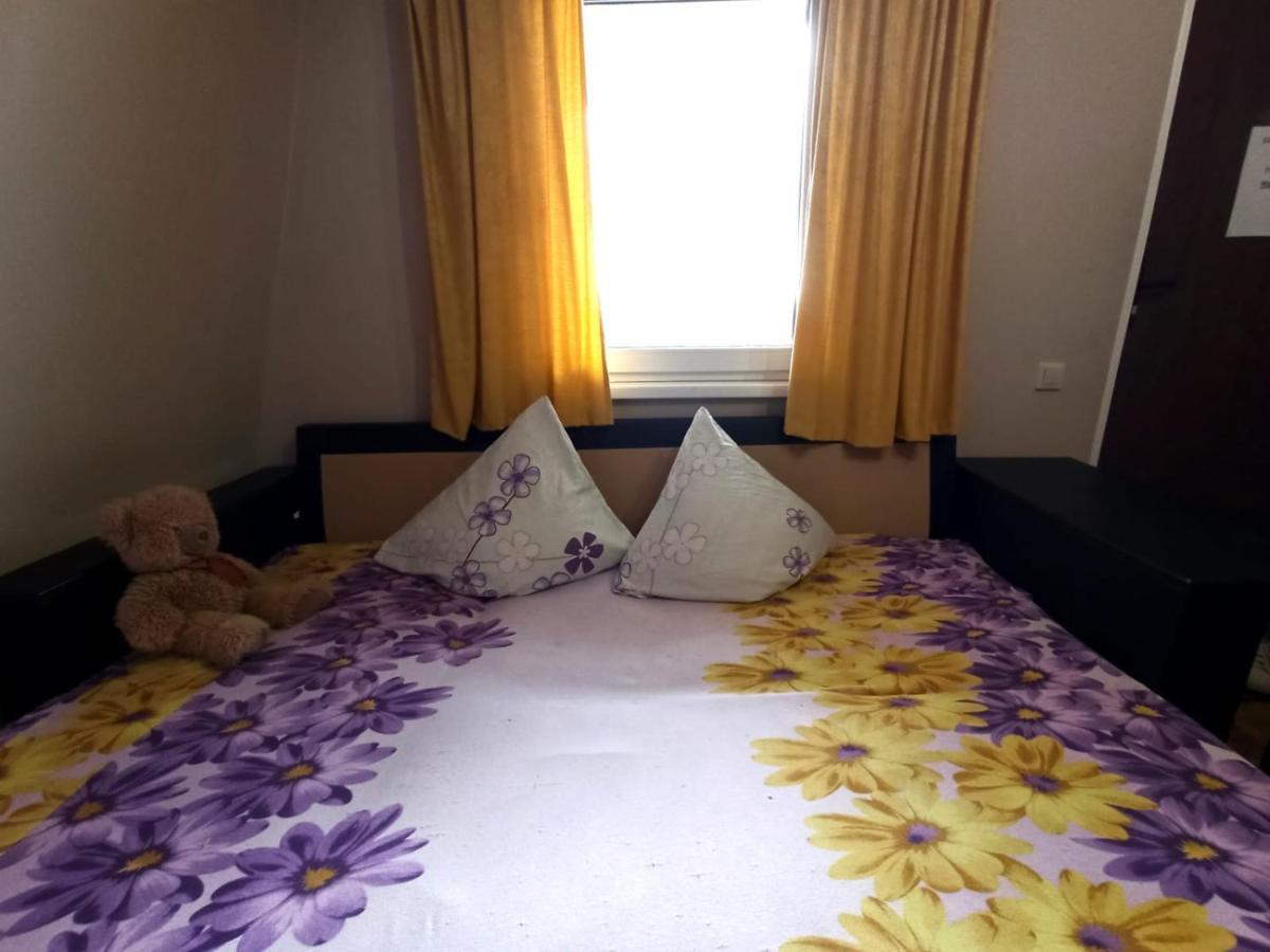 Guest House Anna Sochumi Exterior foto