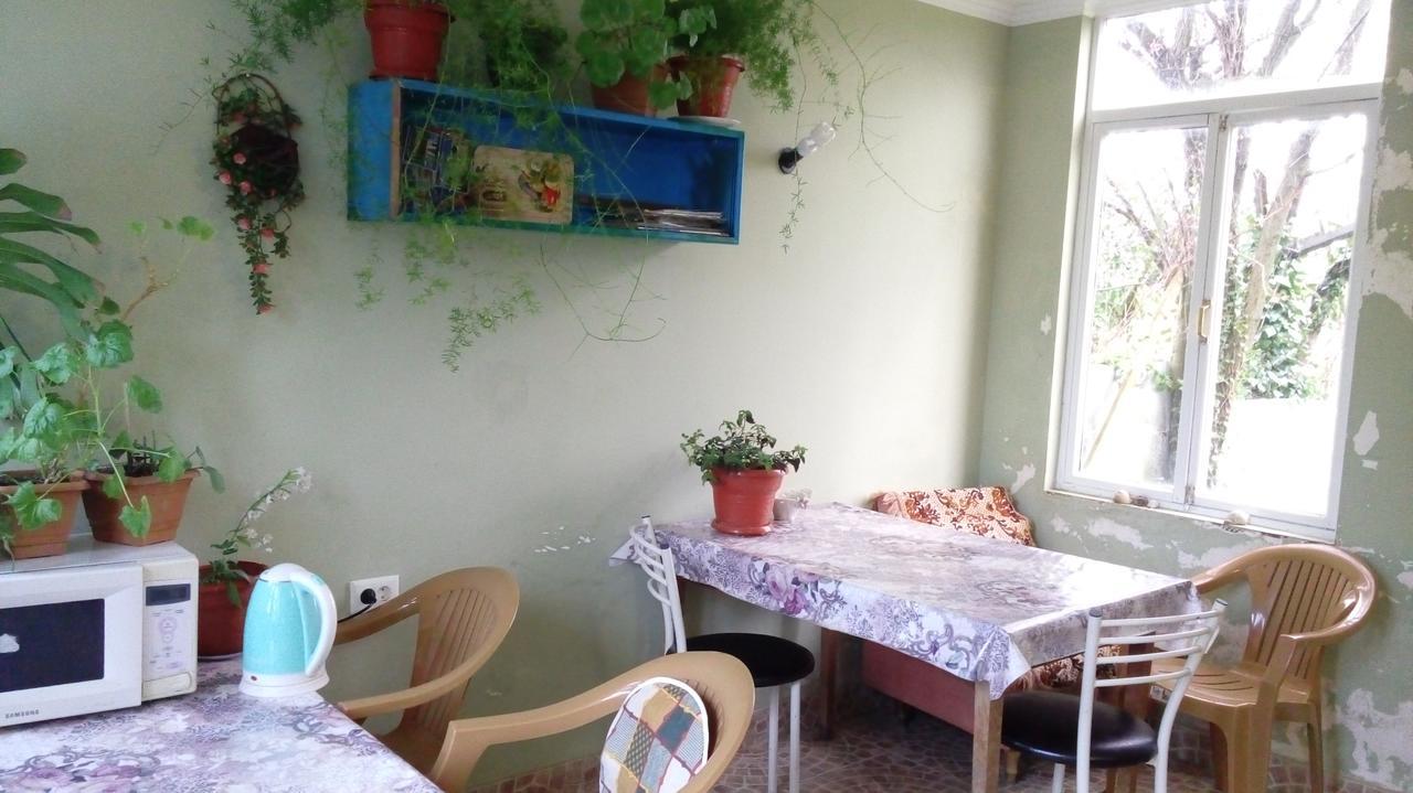 Guest House Anna Sochumi Exterior foto